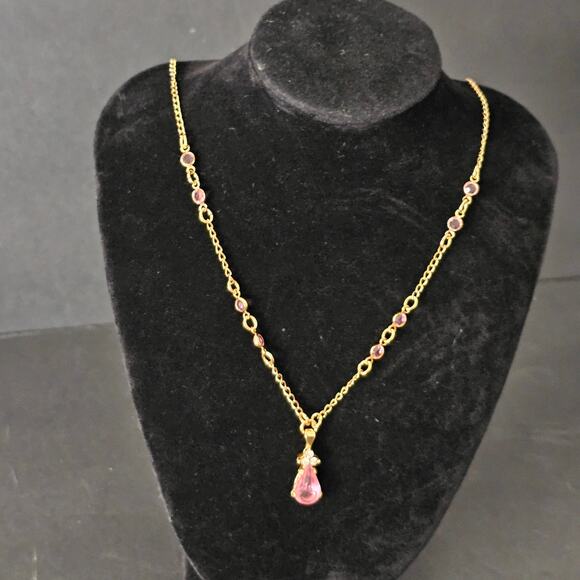 Avon Gold Tone Necklace w/Pink Stones & a Teardrop Pendant w/ Box 9.5" - Picture 1 of 6